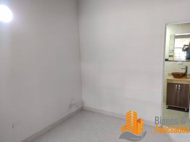 Casa-local en Arriendo en Simon Bolivar