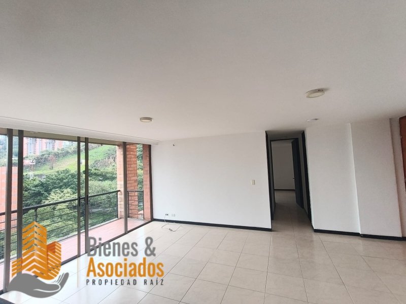 Apartamento en Arriendo en Loma Del Encierro