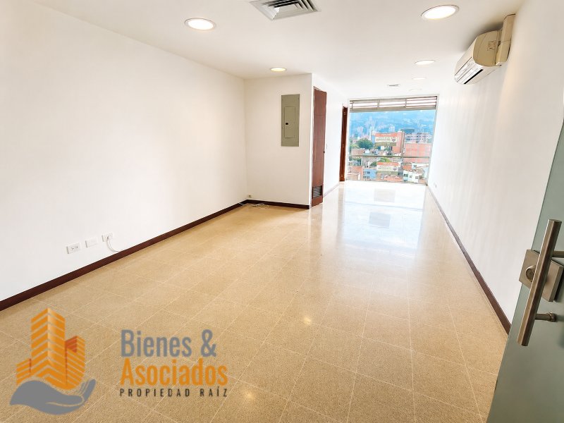 Oficina en Arriendo en Laureles